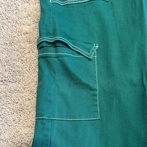 Forever 21 Women's Green Straight Leg Pants - Picture 4 of 5
